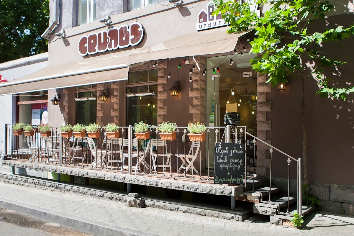Crumbs Bread Factory/Cafe — главное фото