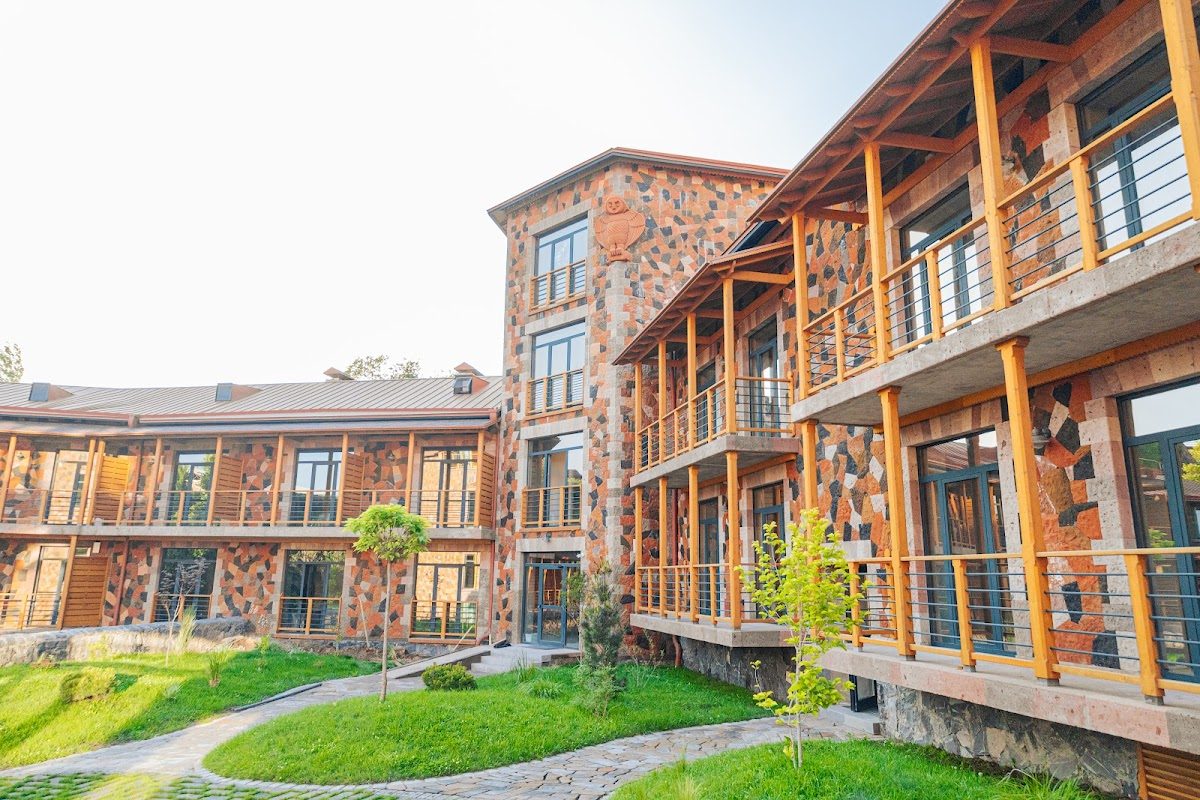 Red Bridge Hotel — главное фото